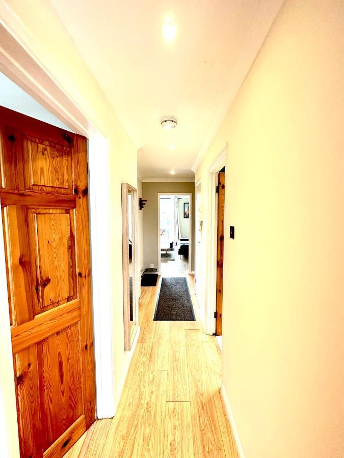 Heart Of Windsor Apartment Exterior photo
